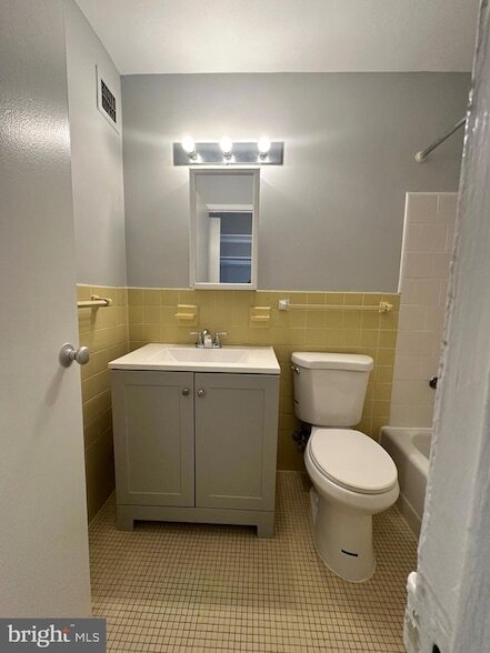 Building Photo - 1021 Arlington Blvd