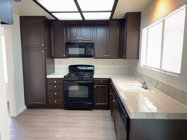 Building Photo - 474 Old Palms Dr