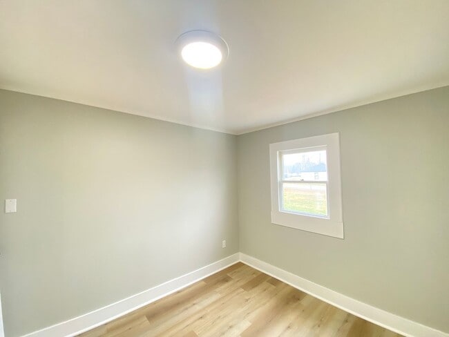 Building Photo - 241 S Main St