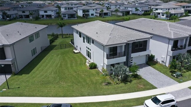 Building Photo - 8299 Essex Country Clb Dr