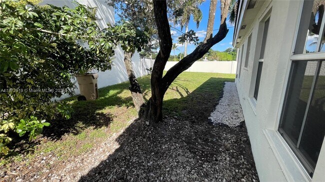 Building Photo - 6952 SW 148 Ln