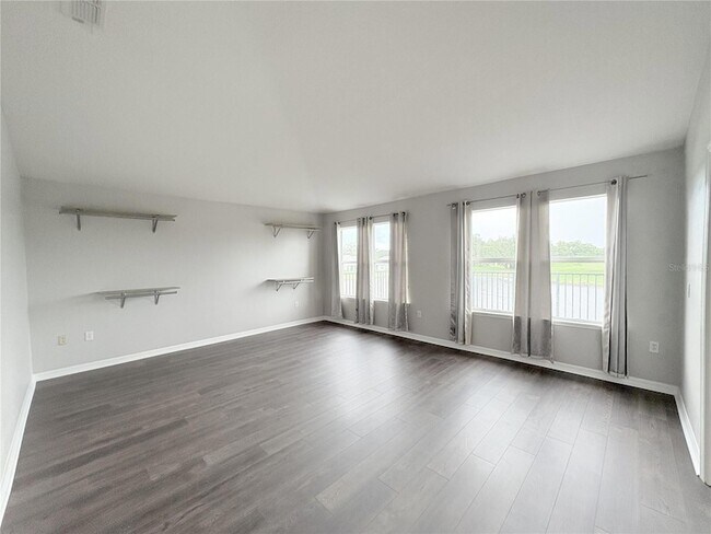 Building Photo - 1976 The Oaks Blvd