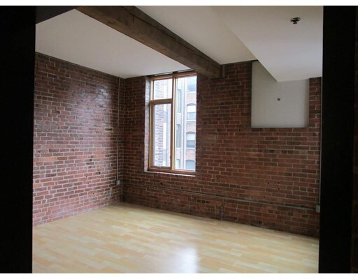 Building Photo - 147 Centre St