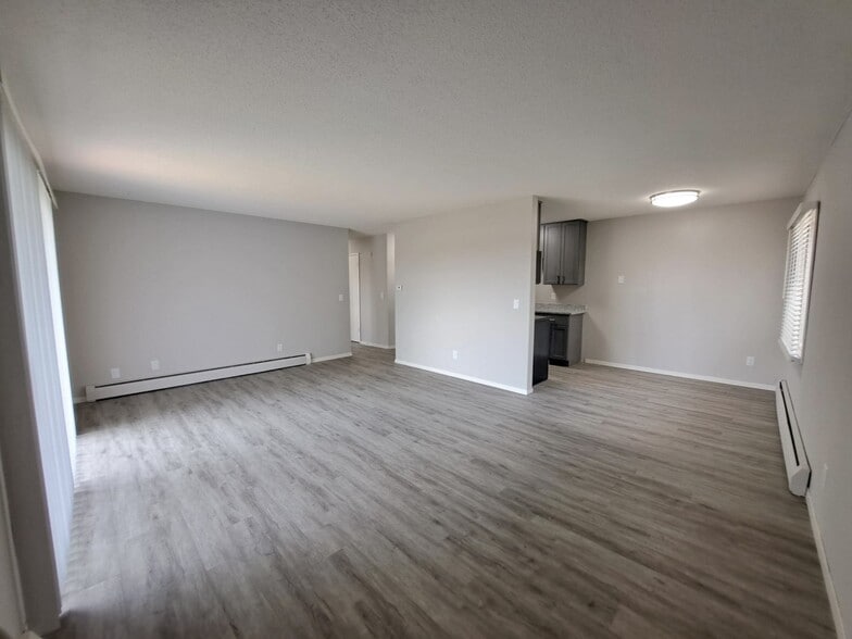 Building Photo - Corinthian Apartments