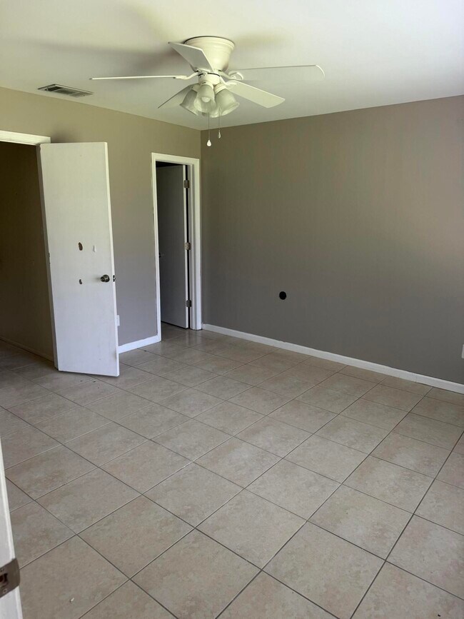 Building Photo - 1456 SE Rivergreen Cir