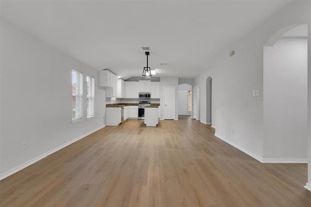 Building Photo - 712 Riverhead Dr
