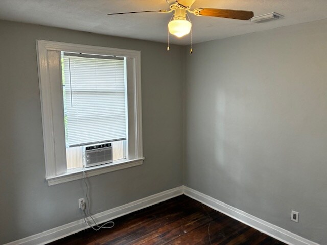 Building Photo - 579 Chestnut Dr
