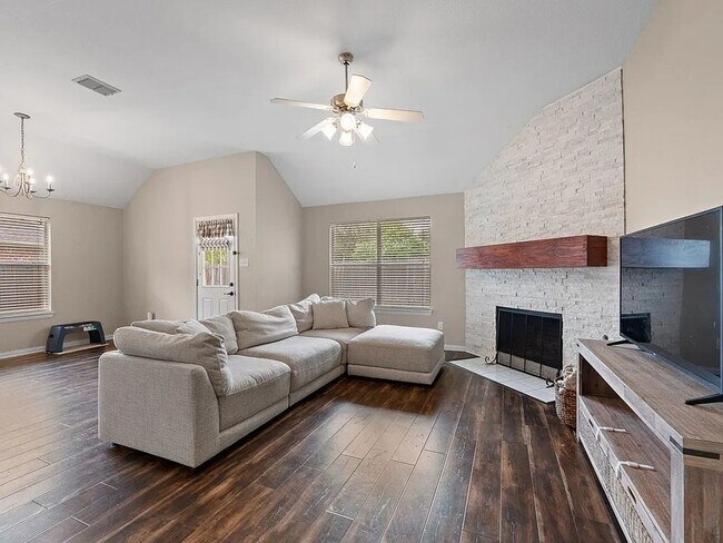 Building Photo - 3205 Chesington Dr