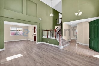 Building Photo - Unit