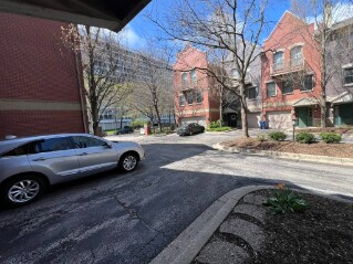 Building Photo - 556 E 32nd St