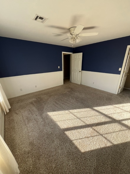 Building Photo - 2542 W 66th Pl