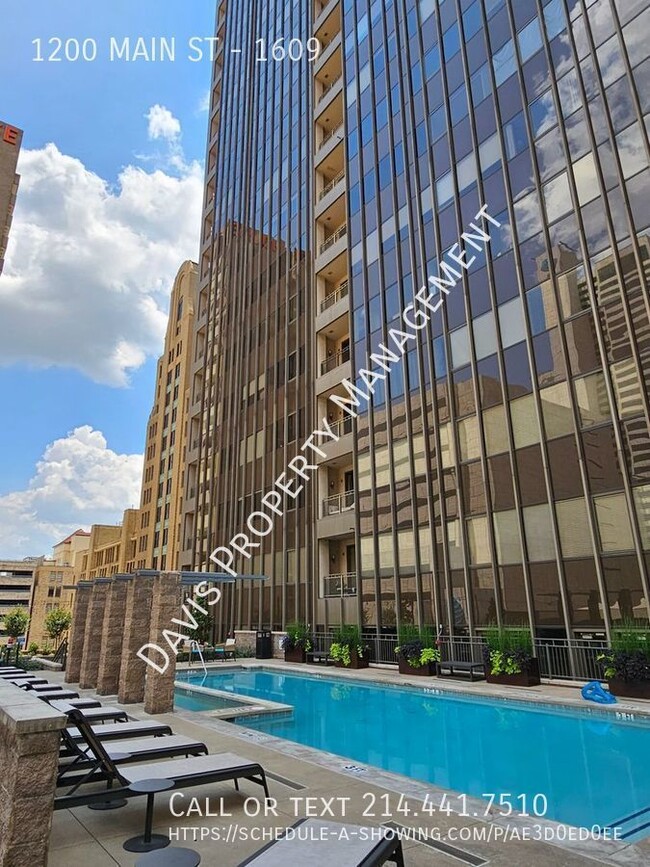 Building Photo - Downtown condo with roof top pool & concie...