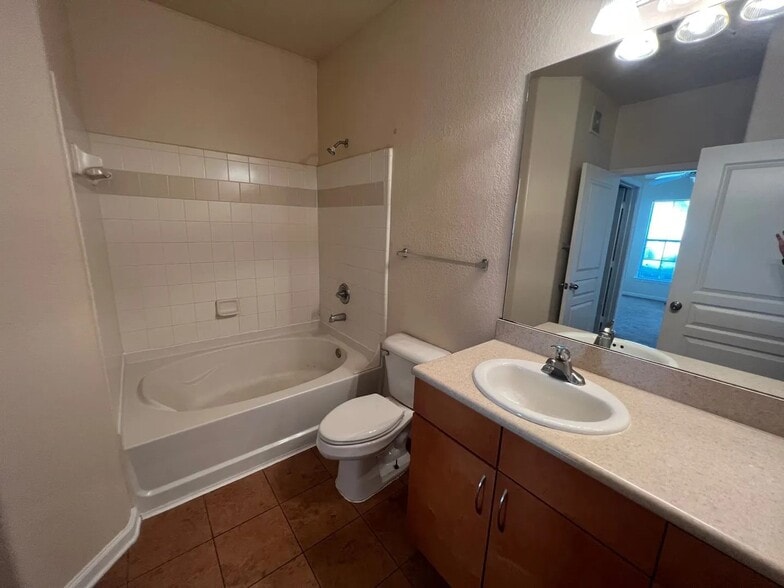 Bathroom - 8290 Gate Pky W