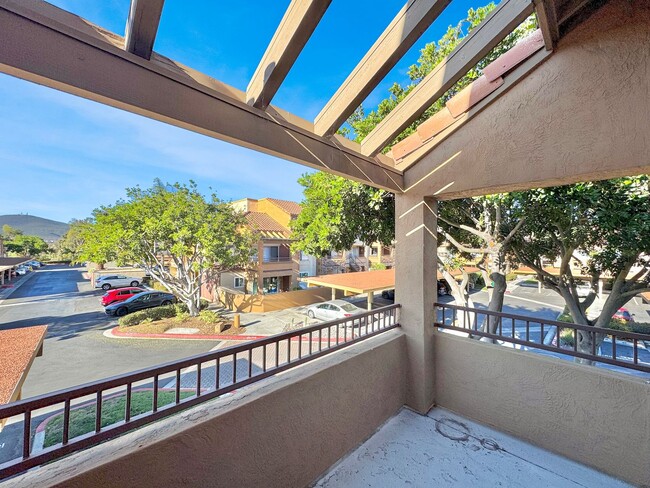 Building Photo - Great 2B/2BA Condo in Rancho Bernardo w/ C...