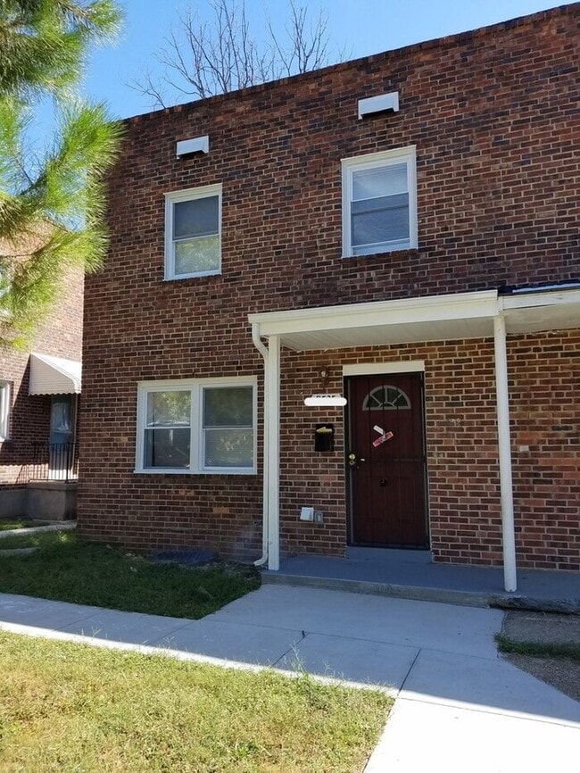 Building Photo - 2 Bedrooms 2 Bathrooms