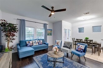 Building Photo - 7510 Lazy Creek Dr