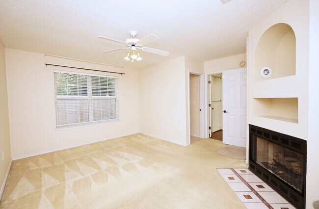 Building Photo - Great Location in Fort Walton Beach