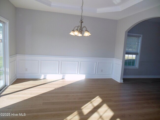 Building Photo - 98 E Bailey Ln