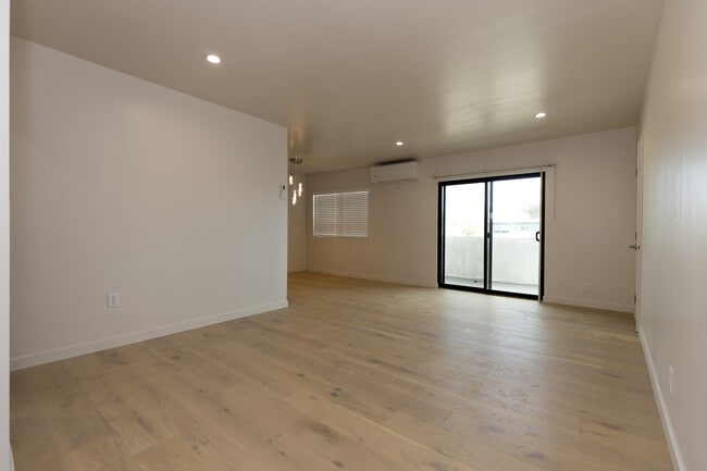 Building Photo - 1828 10th St