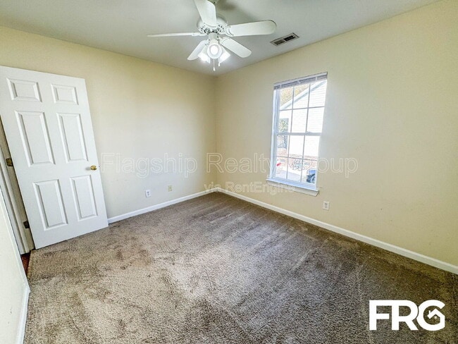 Building Photo - 5160 Deveron St