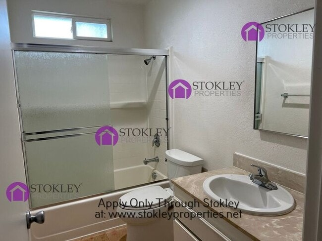 Building Photo - 35 Roberts St