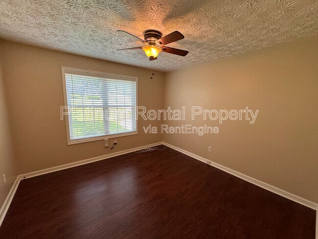 Building Photo - 2270 Turtle Club Dr NE