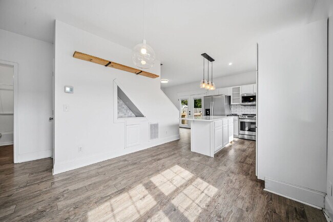 Building Photo - 1109 Orange St