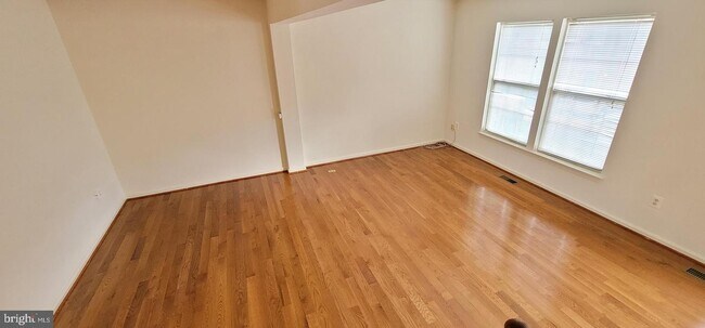 Building Photo - 7128 Fox Harbor Way