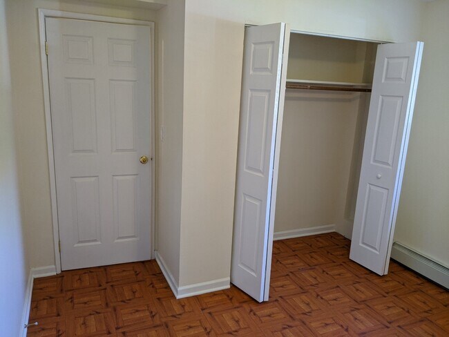 Bedroom 2 - 922 Hinman Ave