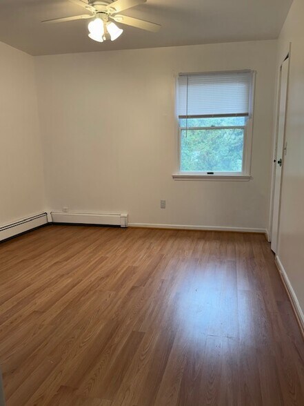 Main Bedroom - 1824 Pershing Pl