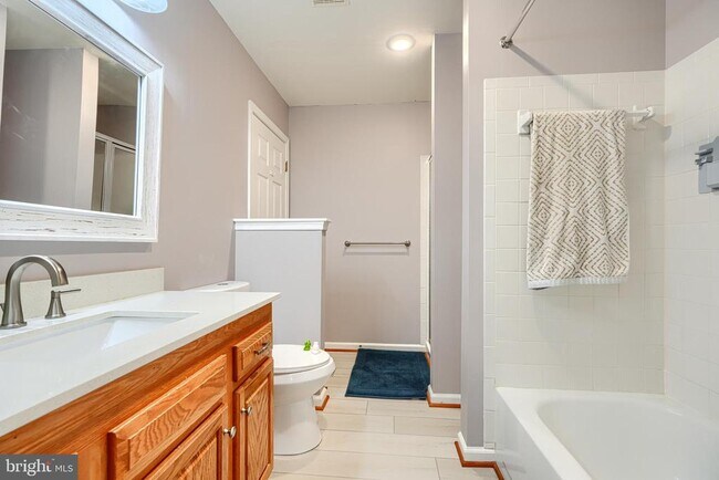 Building Photo - 215 Gracecroft Ct