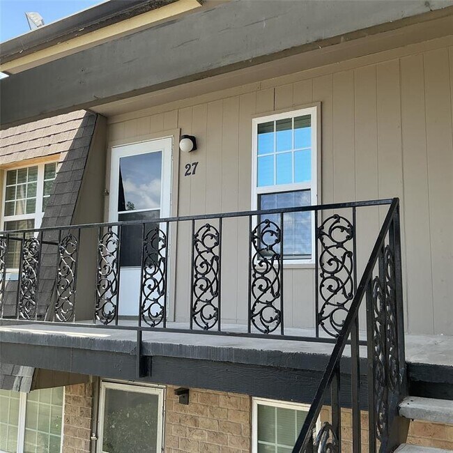 Building Photo - 5550 N Braeswood Blvd