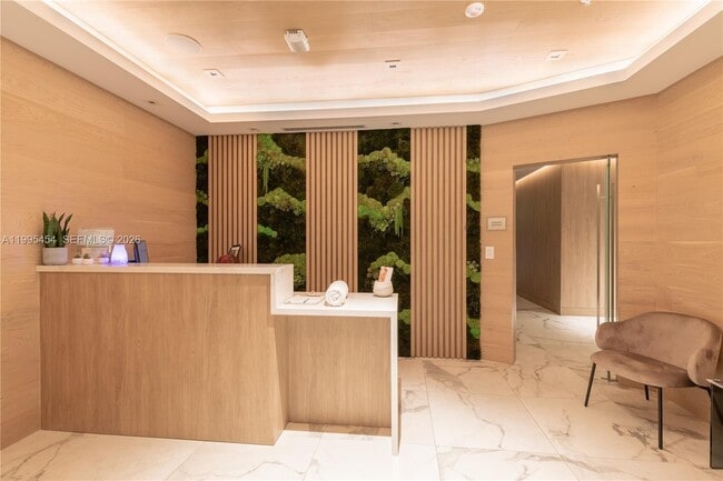 Building Photo - 90 SW 3rd St