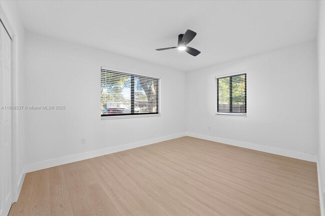 Building Photo - 1240 NE 138th St