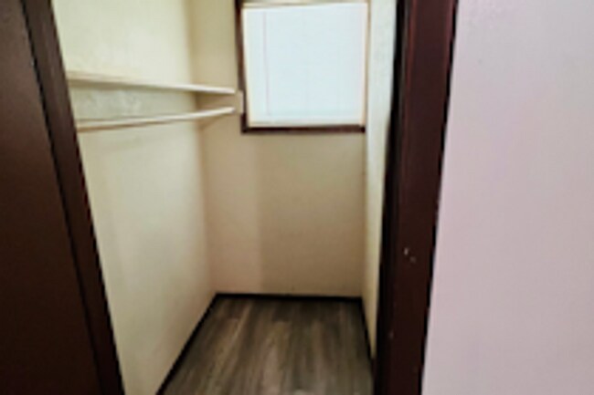 Building Photo - Comfort 2/1 Living