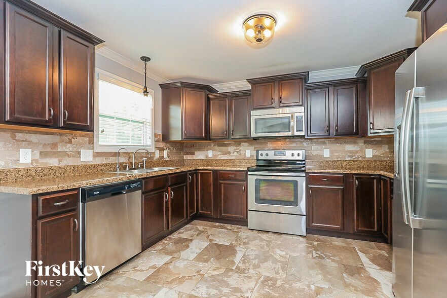 Building Photo - 700 Swift Fox Dr