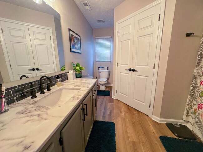 Building Photo - Coming Soon! 3 Bedroom 2 Bathroom-Dogs okay!