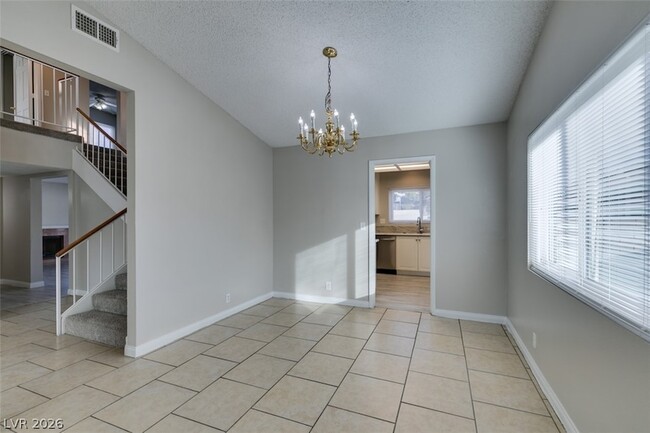 Building Photo - 2340 Belvedere Dr