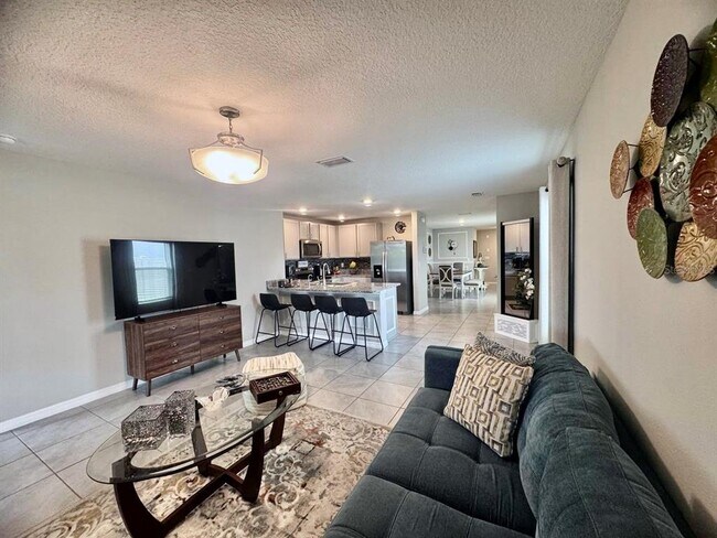 Building Photo - 16605 Mosaic Oar Dr
