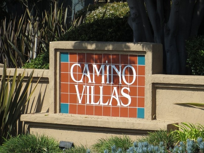 Building Photo - 2BR/2BA Upper level Condo @ Camino Villas in Carmel Valley
