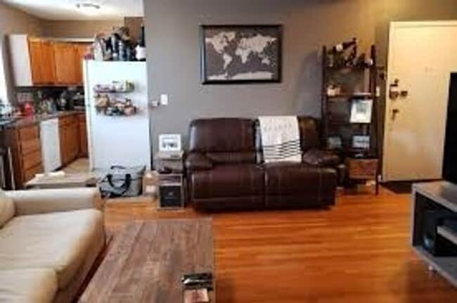 Building Photo - 3 bedroom Unit in Brighton, Steps from The T, Eat, in Kitchen Laundry on a Site, Parking for Rent