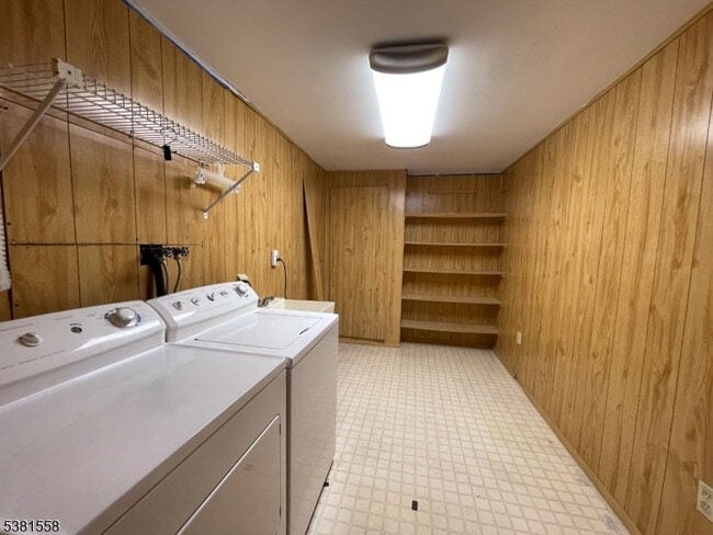 Building Photo - 608 Wedgewood Cir