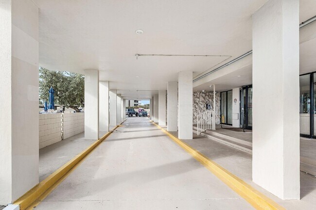 Building Photo - 5480 N Ocean Dr