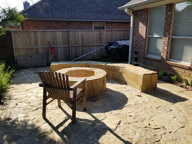 Back Yard Fire Pit - 3205 Thornbird Ln