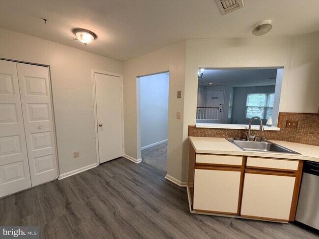 Building Photo - 4834 Brookstone Terrace