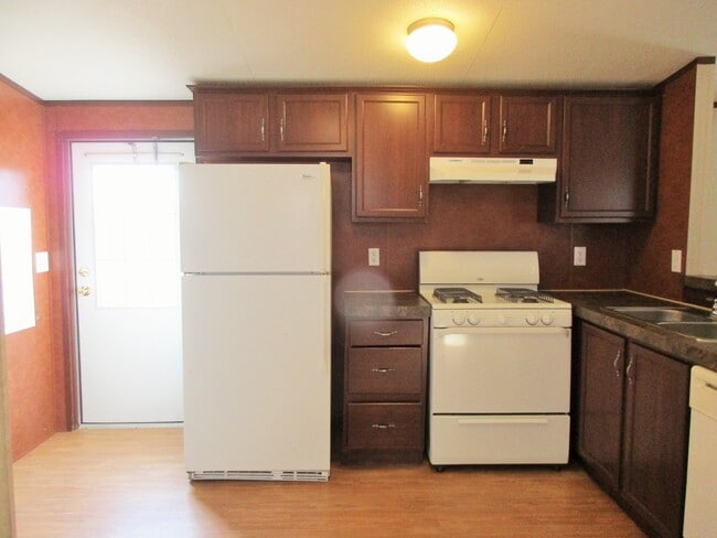 Building Photo - 3 bedroom 2 bath in Hydro, OK  73048