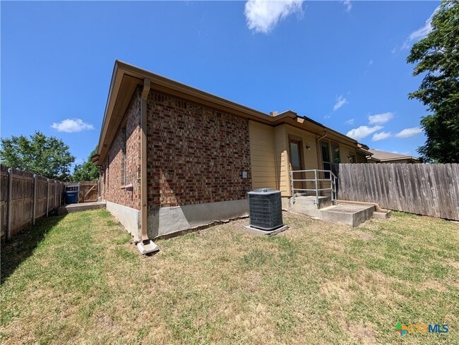 Building Photo - 296 Rosalie Dr