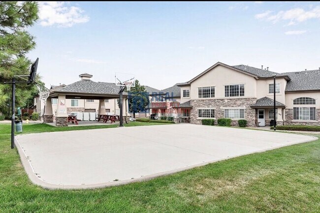 Building Photo - 1325 S Chambers Rd