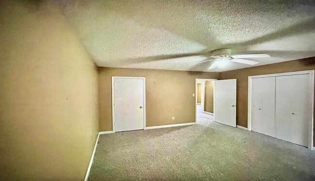 Building Photo - 4331 Crimson Leaf Cove