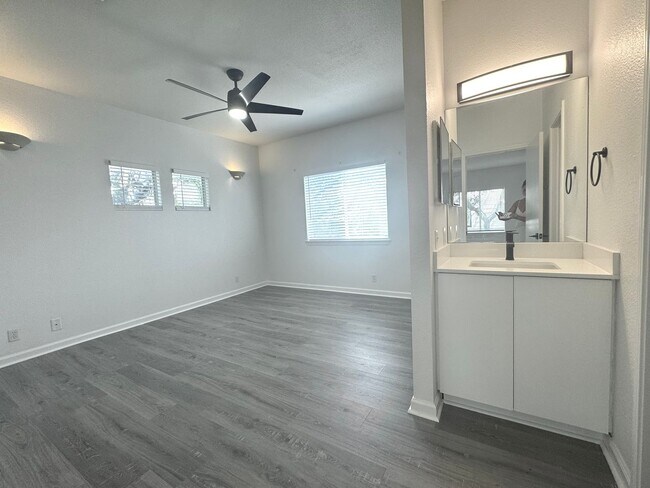 Building Photo - 3410 Speedway